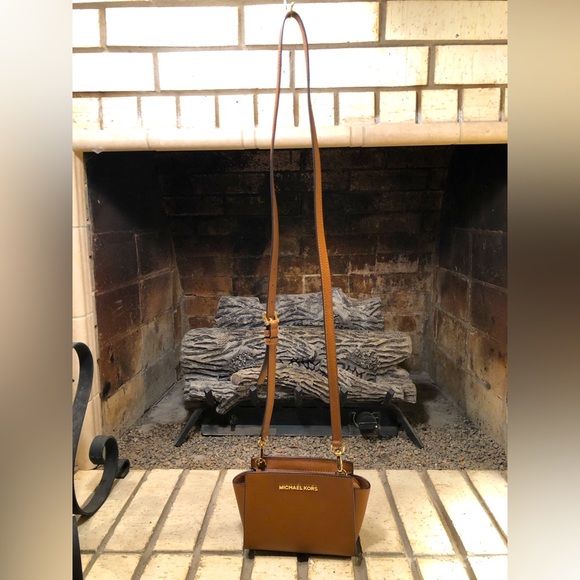 💥Moving to @the_bag_guy💥Michael Kors - Selma Mini Saffiano Leather Crossbody - Picture 2 of 13